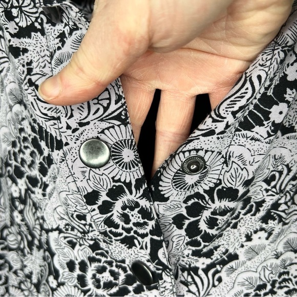 Free People Black and Purple Floral Snap Button Long Sleeve Bomber Jacket Small - Picture 10 of 16